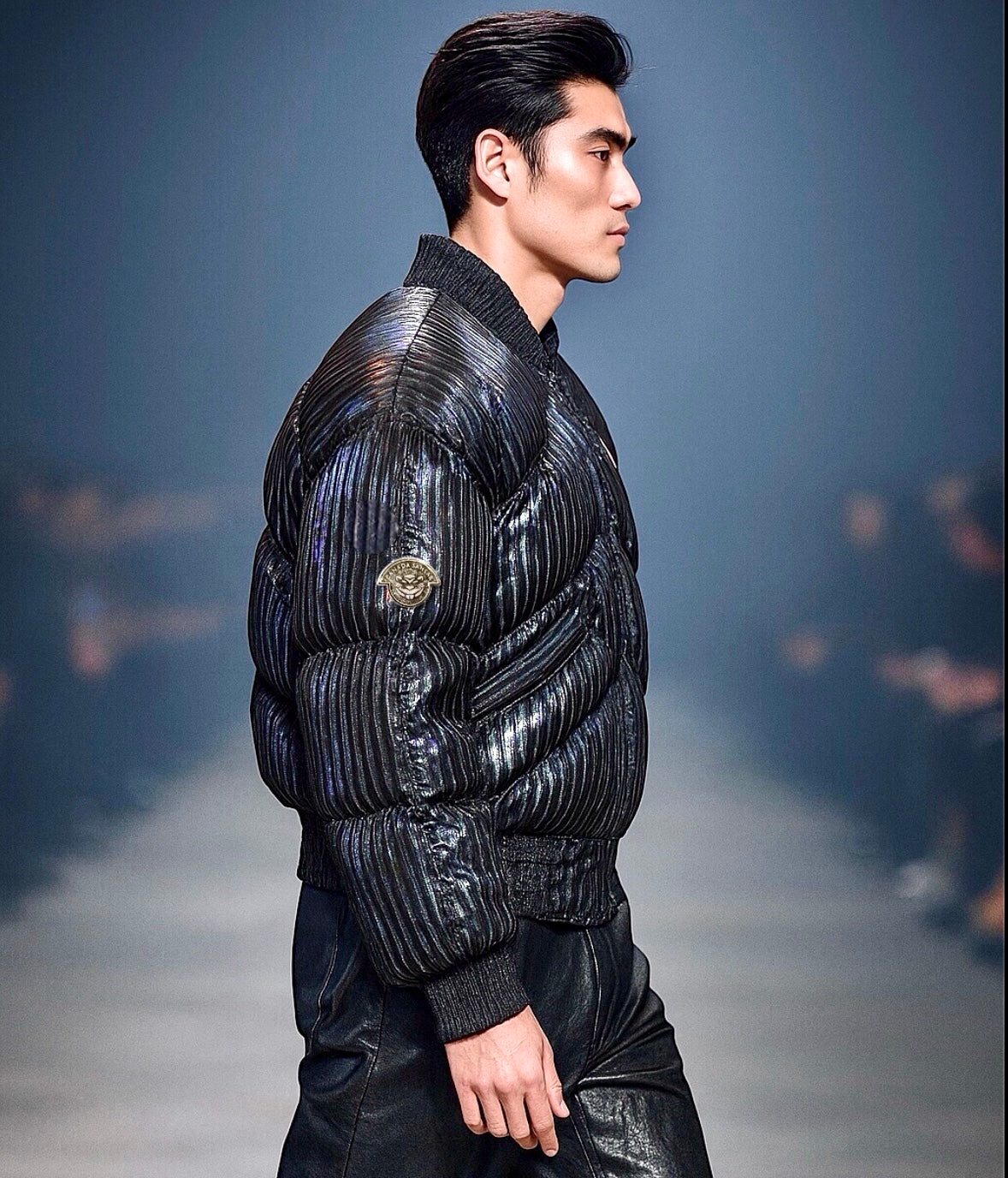 Iconic Glossy 3D Puffer: Redefining Lightweight Winter Luxury