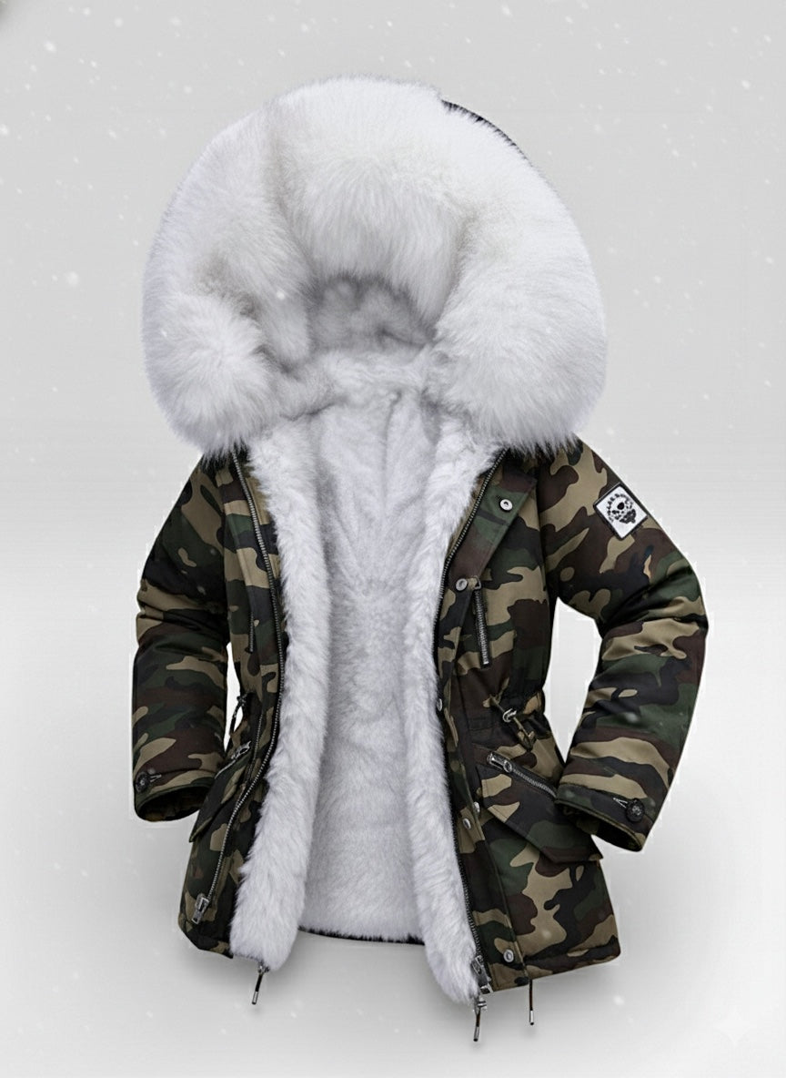 Iconic Classic Fur Parka: Masterpiece for Extreme Cold.